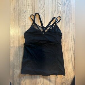 Alo Yoga Criss Cross Mesh Tank Top with built in bra.